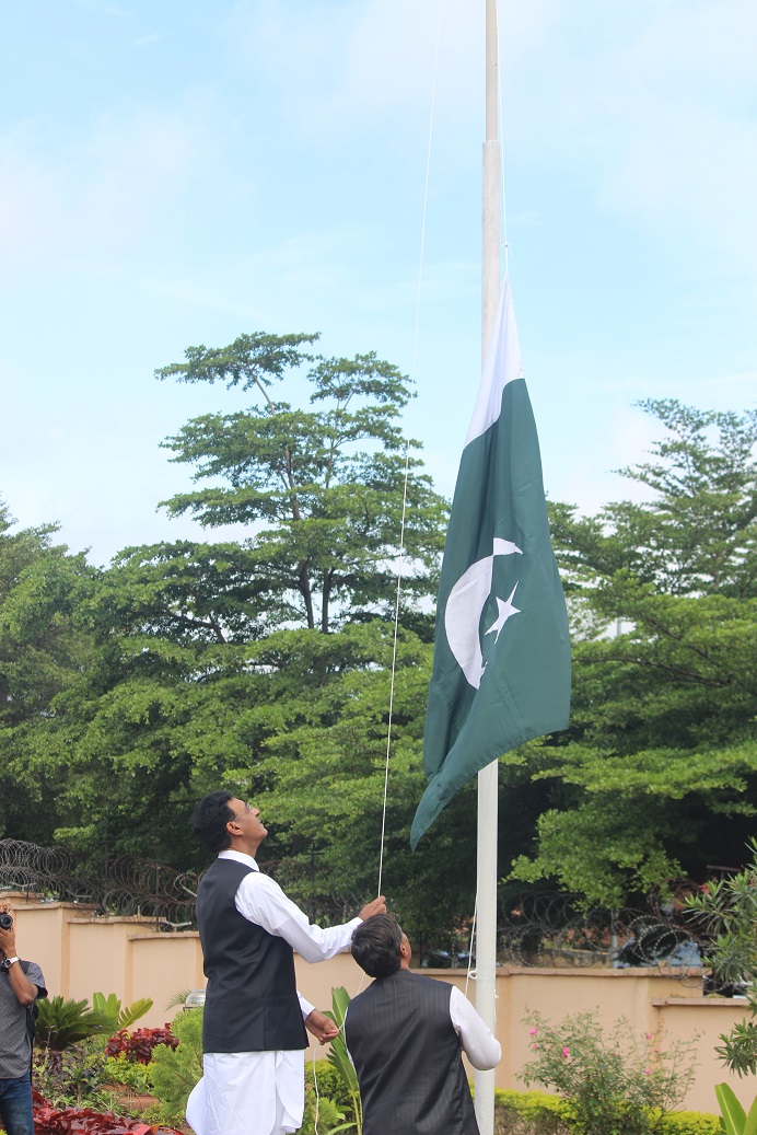 Main flag hoisting by the high commissioner